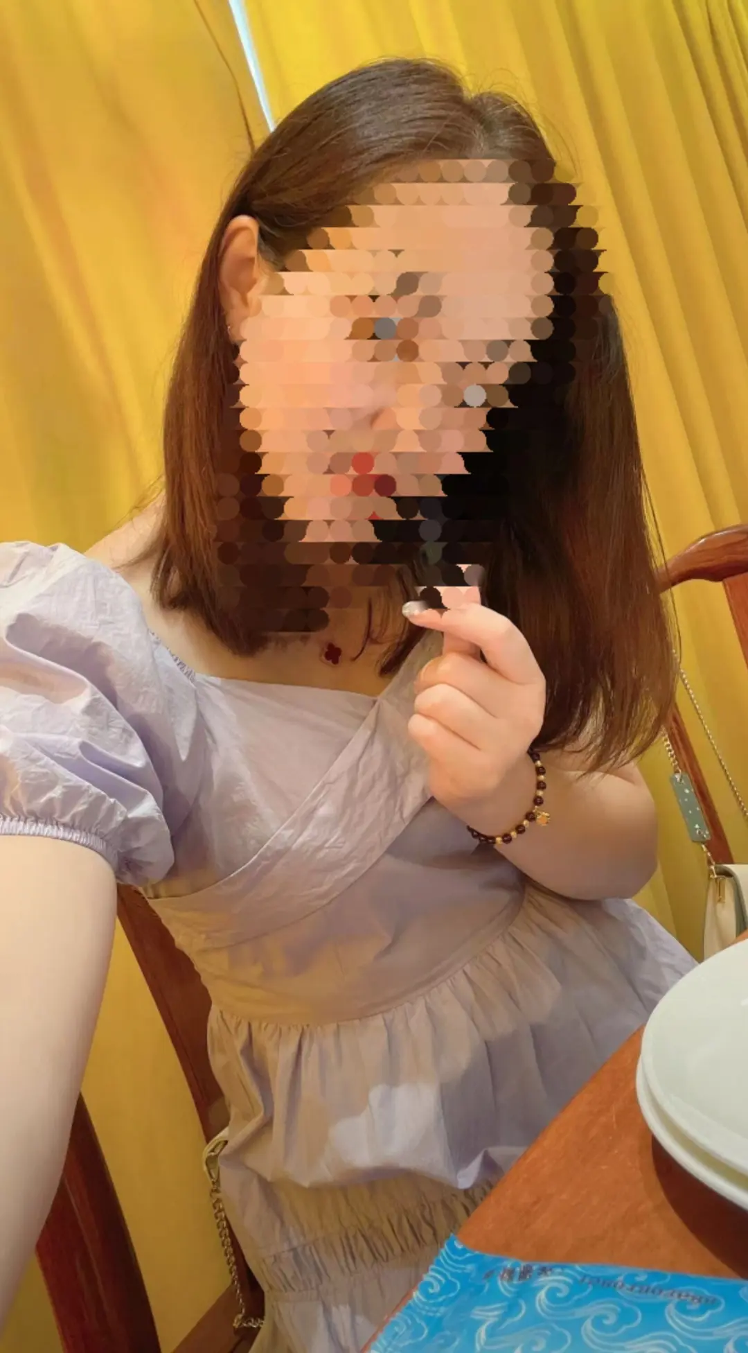 《盐城射阳金店周大福女销售一拖三》事件视频_高清完整版免费在线观看_周大福女柜员一拖三超清播放_迅雷/阿里云资源下载