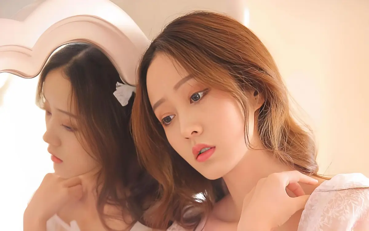 《双女任务》高清全集免费观看：法式悬疑经典，女性同盟与心理博弈的极致演绎！